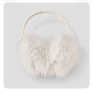 Universal Thread fuzzy earmuff